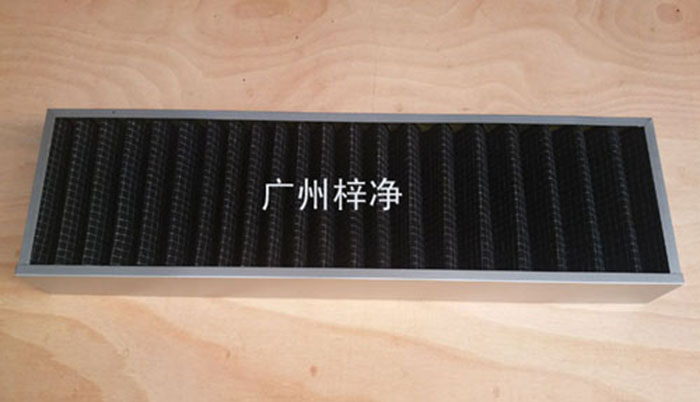 活性碳過濾器廣泛用于化學(xué)、制藥、食品、娛樂場所、需要凈化空氣的場所， 有害氣體如苯、甲醛、氨氣等的吸附脫除 溶劑的回收 ，采用活性炭氈比表面積大，吸附能力強，迅速處理各種有害氣體, 有效潔凈空氣對氣味的控制。